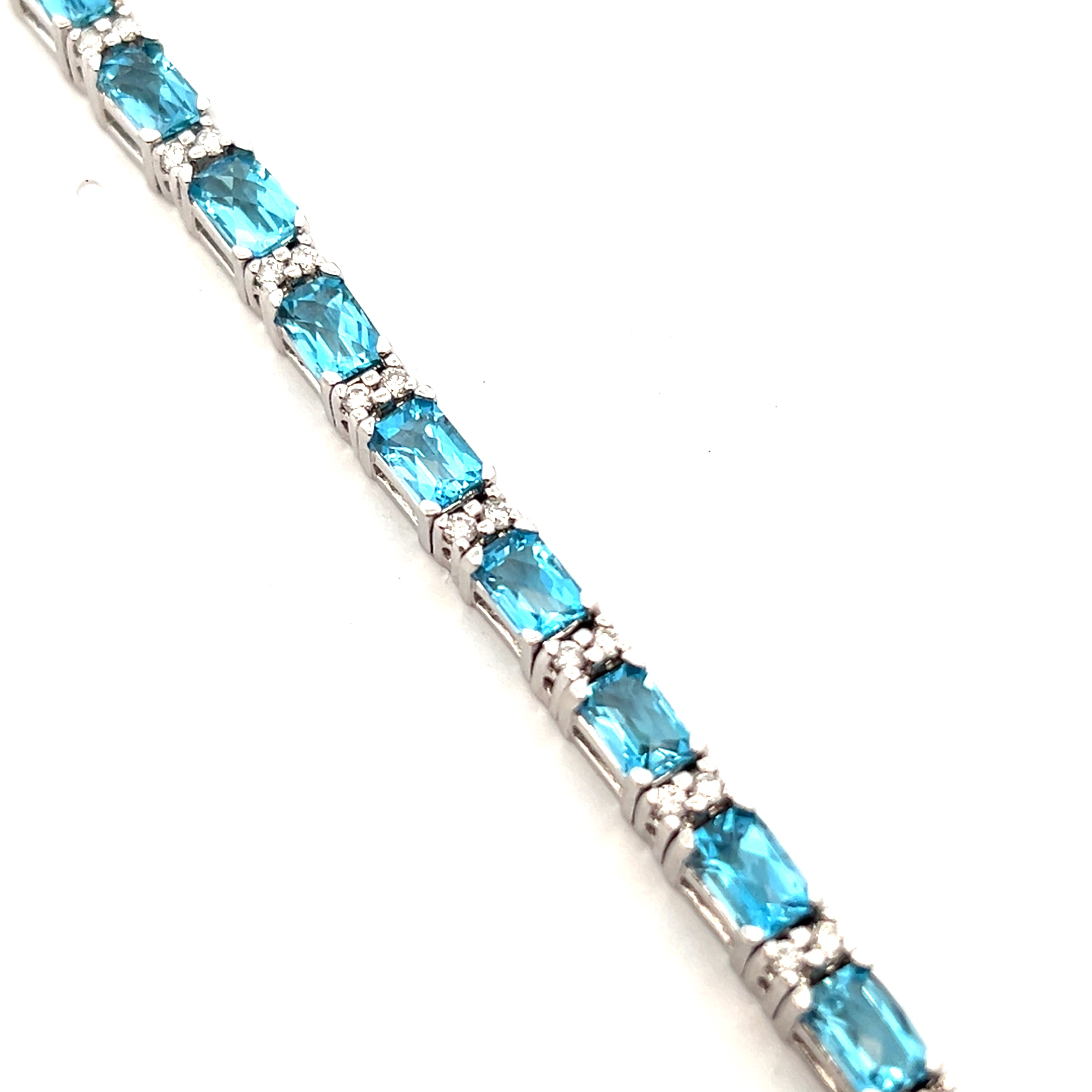 A gorgeous 925 silver Blue Topaz Bracelet with Natural B… | Drouot.com